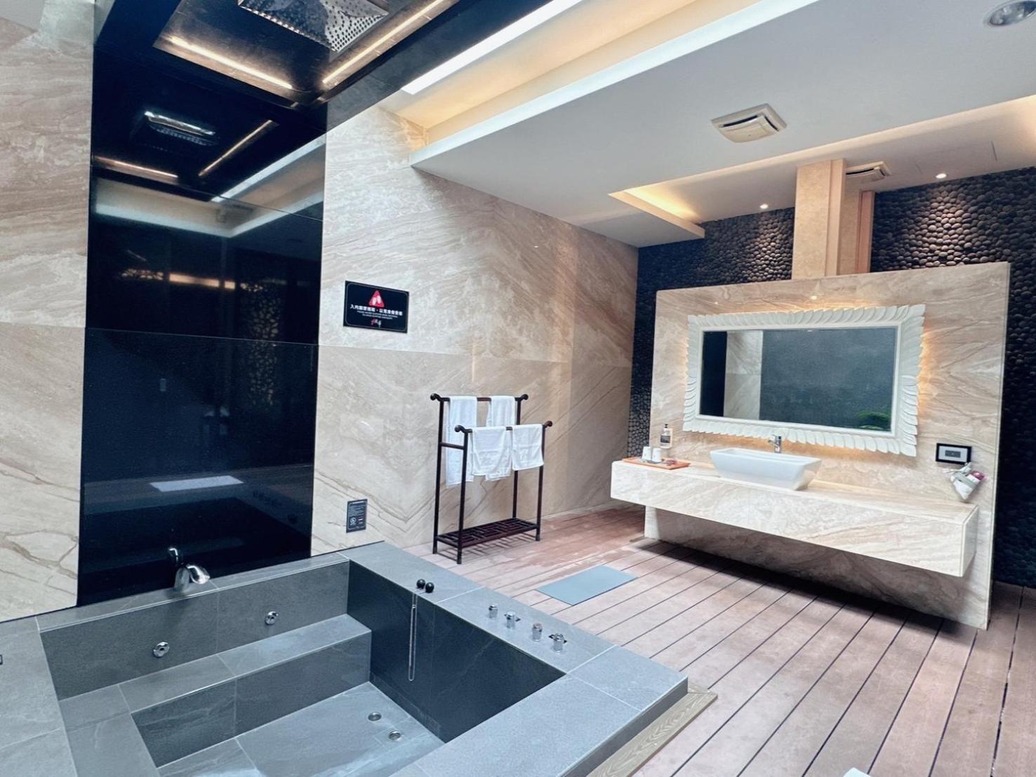 Orient Luxury Villa Motel Huwei Extérieur photo